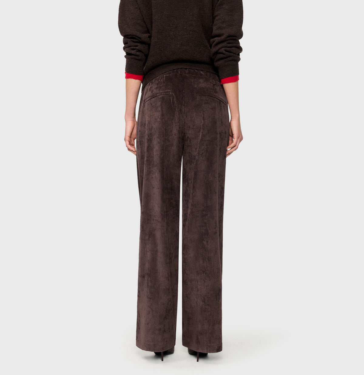 Wide trousers in a lightcorduroy material. | CHIARA | truffle brown | Back view of model