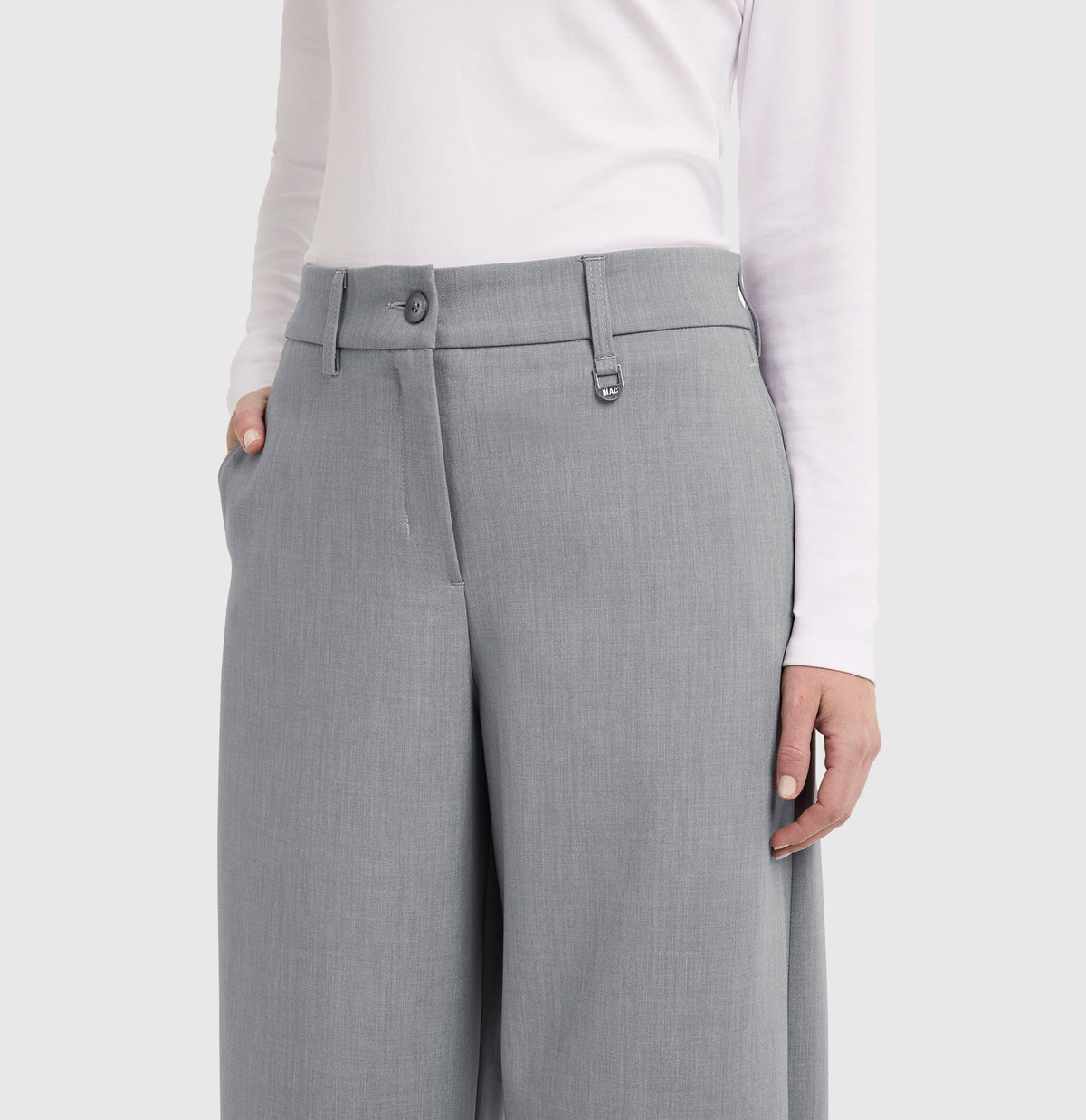Light flannel trousers with a wool look. | BAILEY | smoke melange | Detailed view 2 of model
