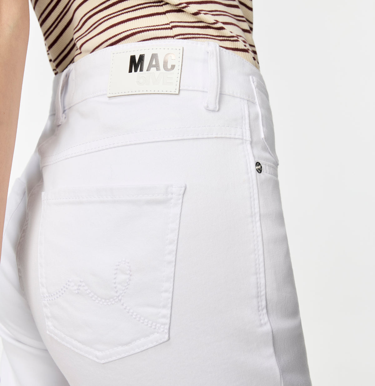 Flared fit made from high-stretch gabardine. | LAURA | white | Detailed view 2 of model