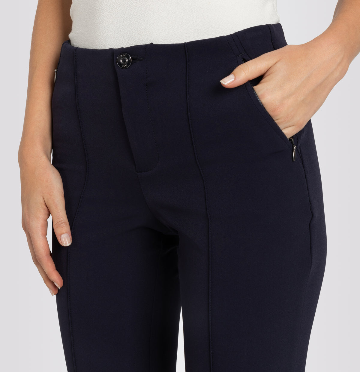 Slim trousers with piping seams suitable for the office. | ANNA zip new | dark blue | Side view of model