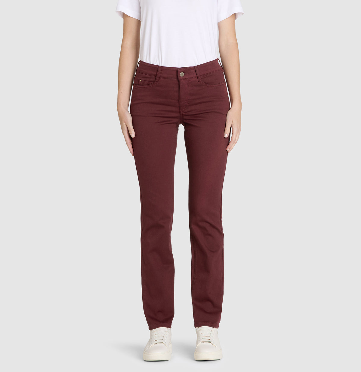 Straight fit made from hyper stretch denim. | DREAM | bordeaux PPT | Front view of model