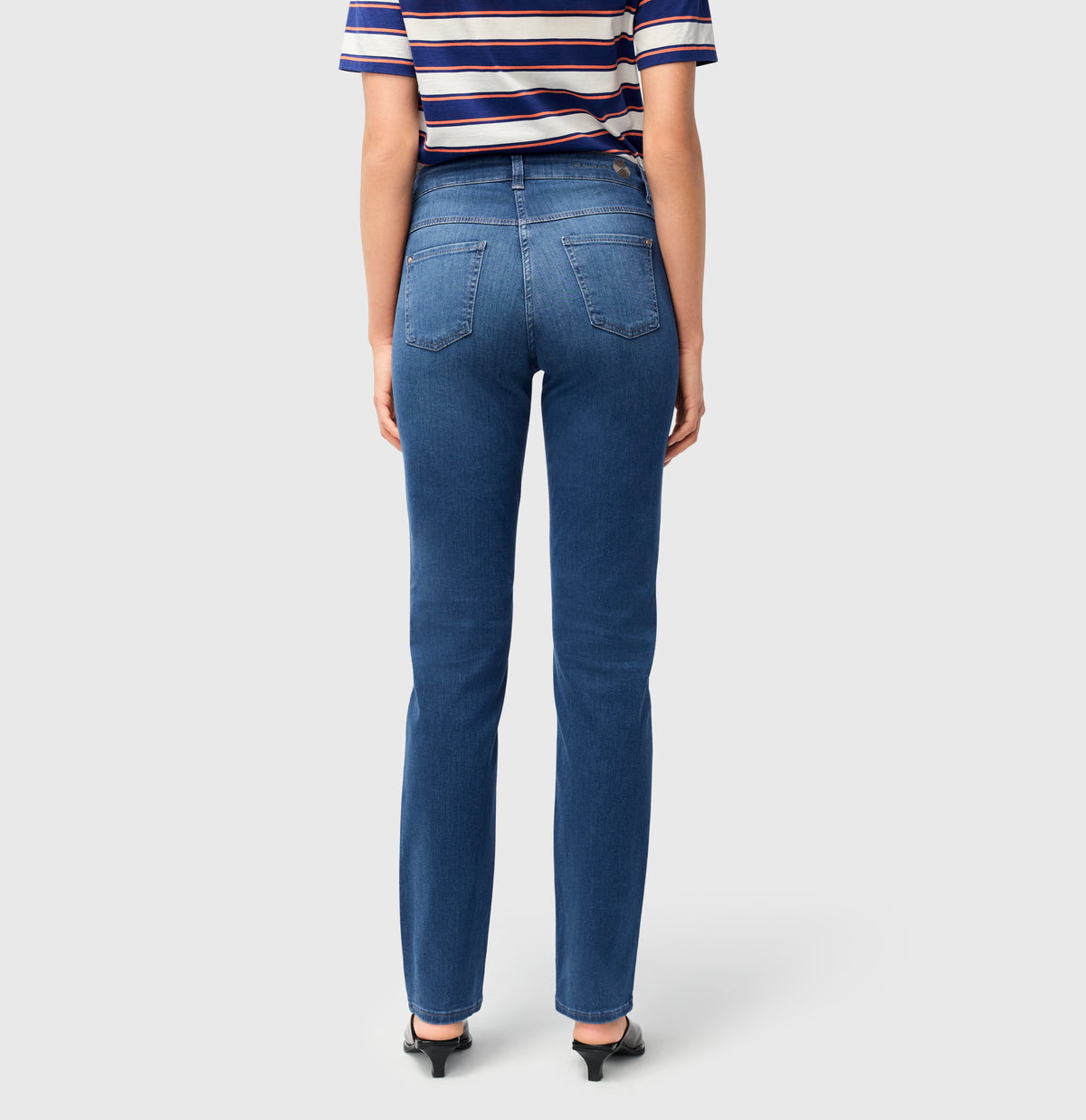 Straight fit jeans with innovative shaping effect. | DREAM | mid blue authentic wash | Back view of model