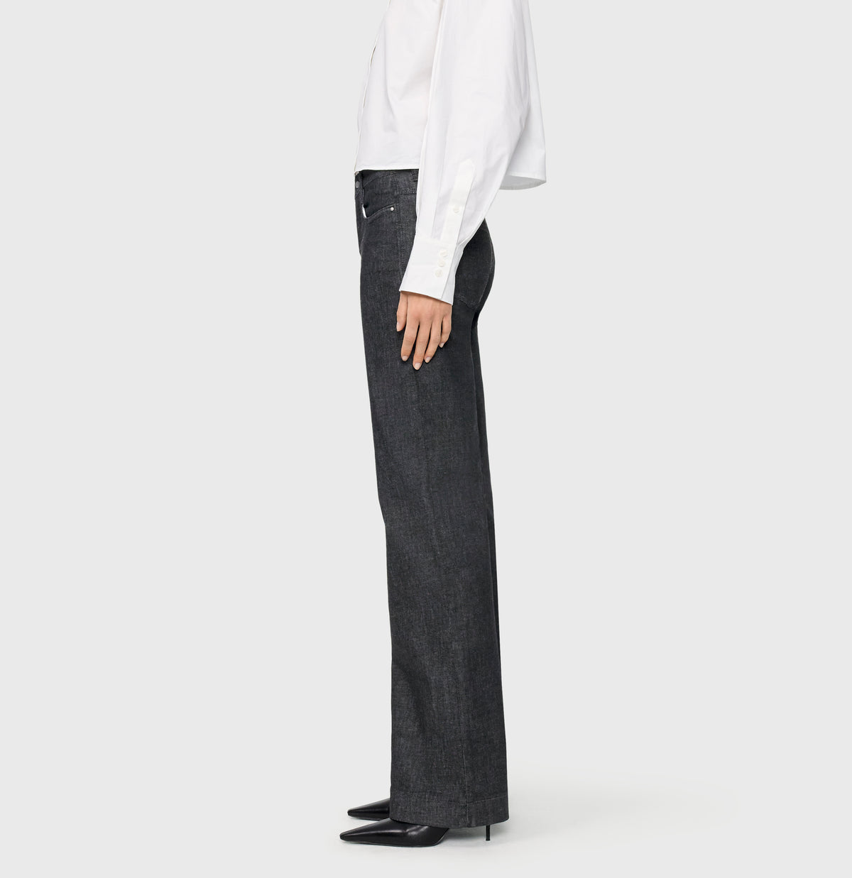 Wide jeans with shaping effect. | DREAM WIDE authentic | fashion rinsed | Side view of model
