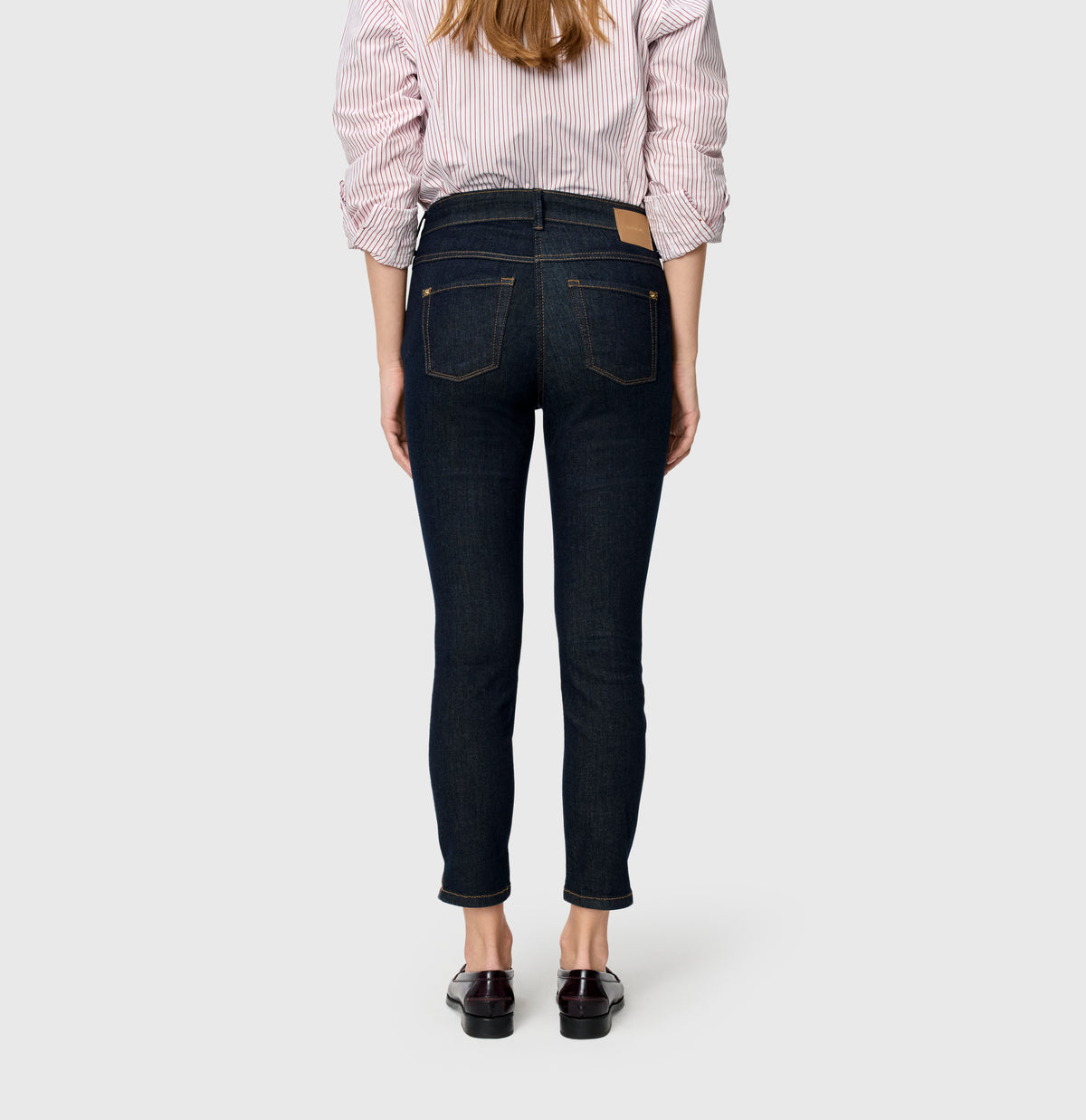 Slim shaping jeans in a modal blend. | DREAM SUMMER | fashion rinsed | Back view of model