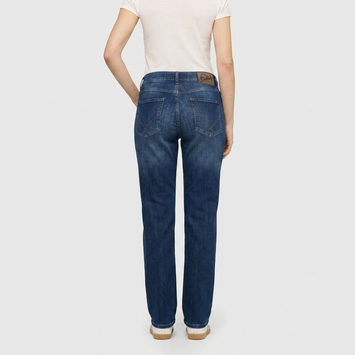 Walter Röhrl Limited Edition Jeans | GINA RACE straight | authentic mid indigo | Back view of model