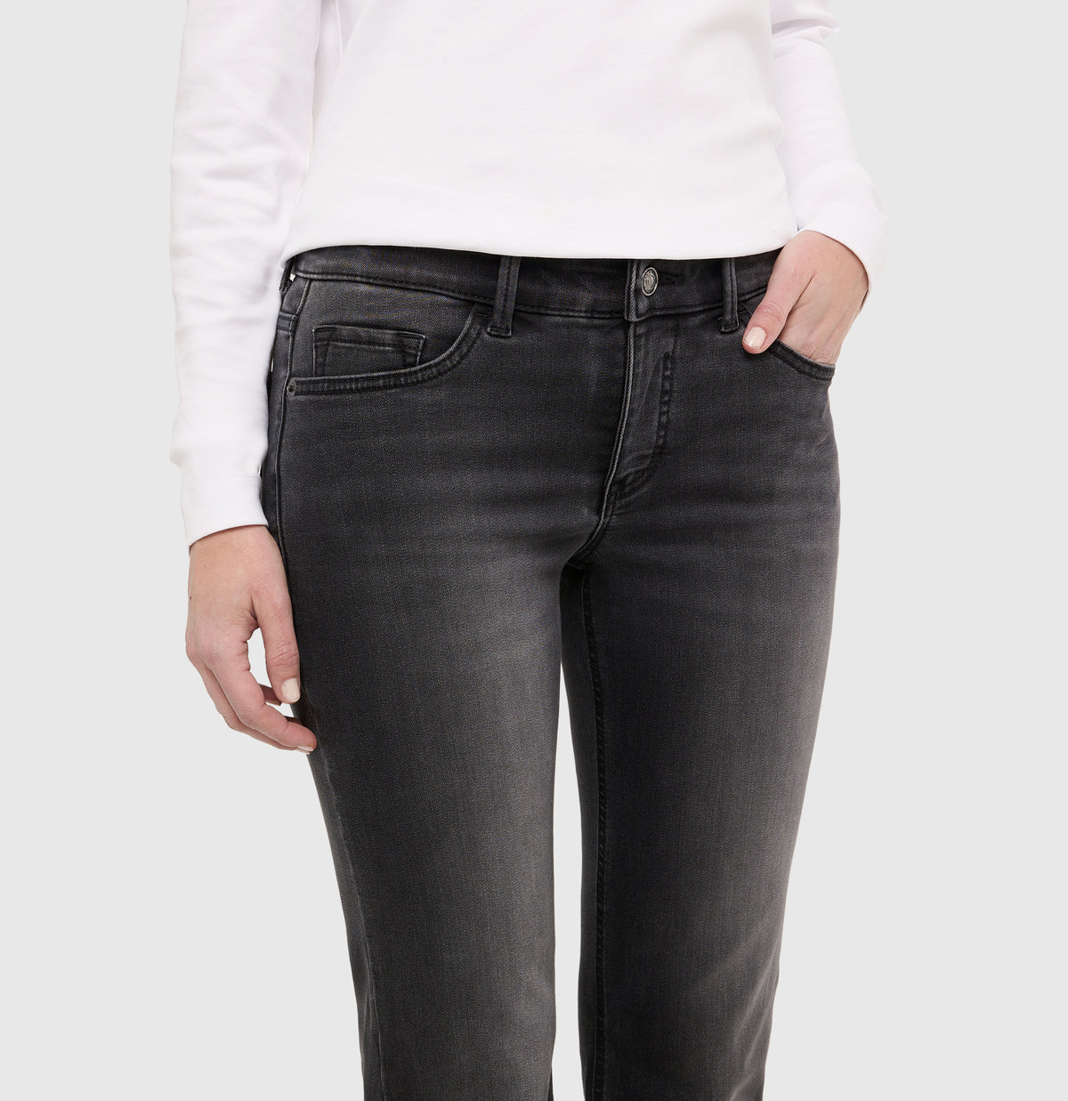 | CARRIE straight | carbon heritage wash | Detailed view 3 of model
