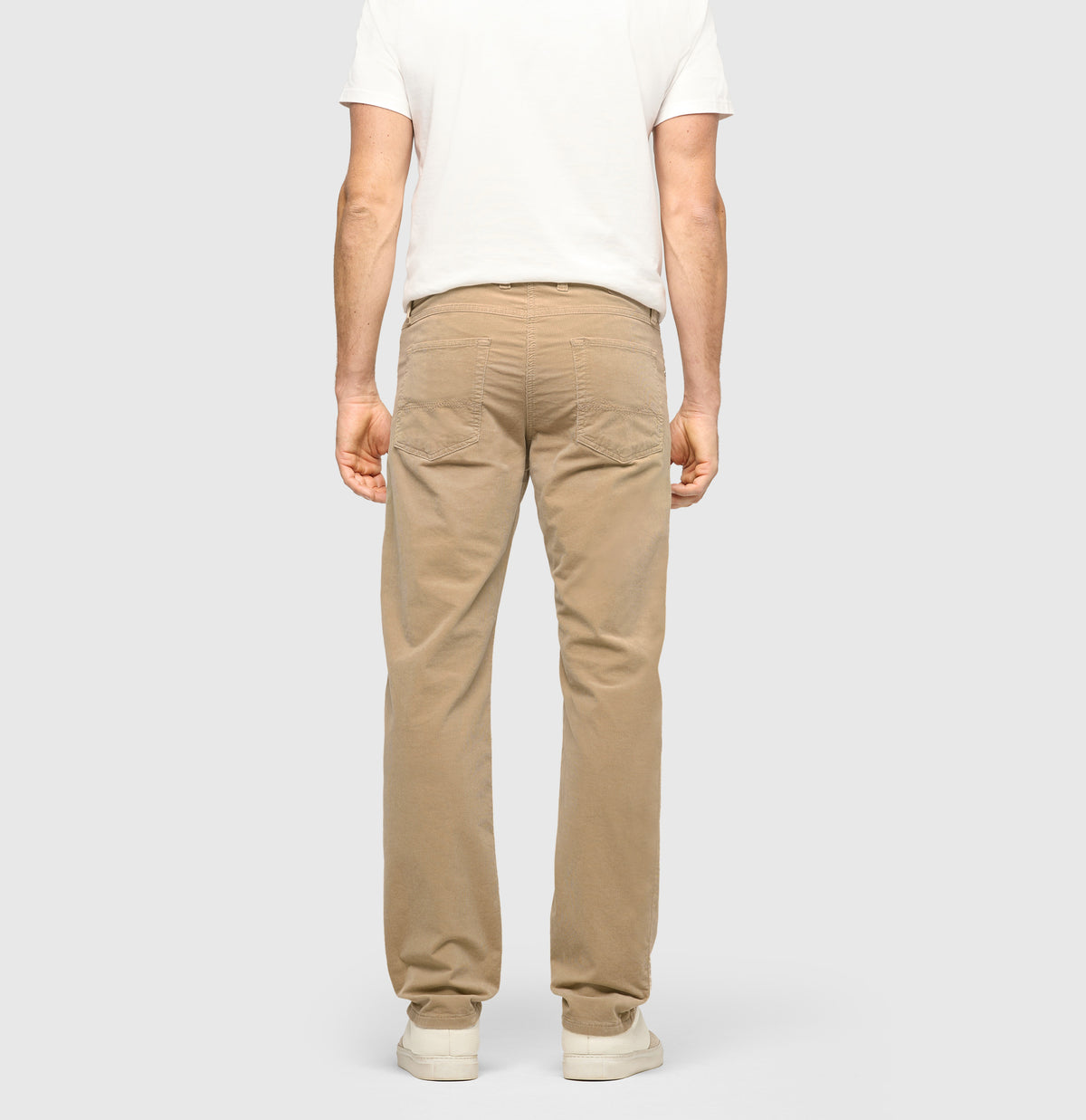 Modern fit made from soft, elastic fine corduroy. | Arne | golden terra | Back view of model