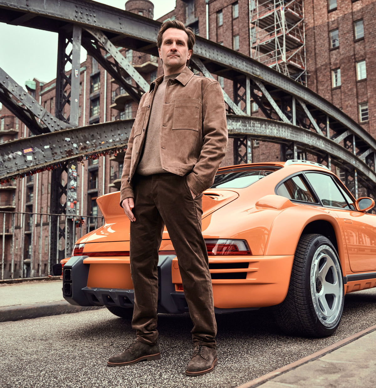 Driver chinos made of soft, fine corduroy. | Driver Pants | hot fudge | Campaign image 3