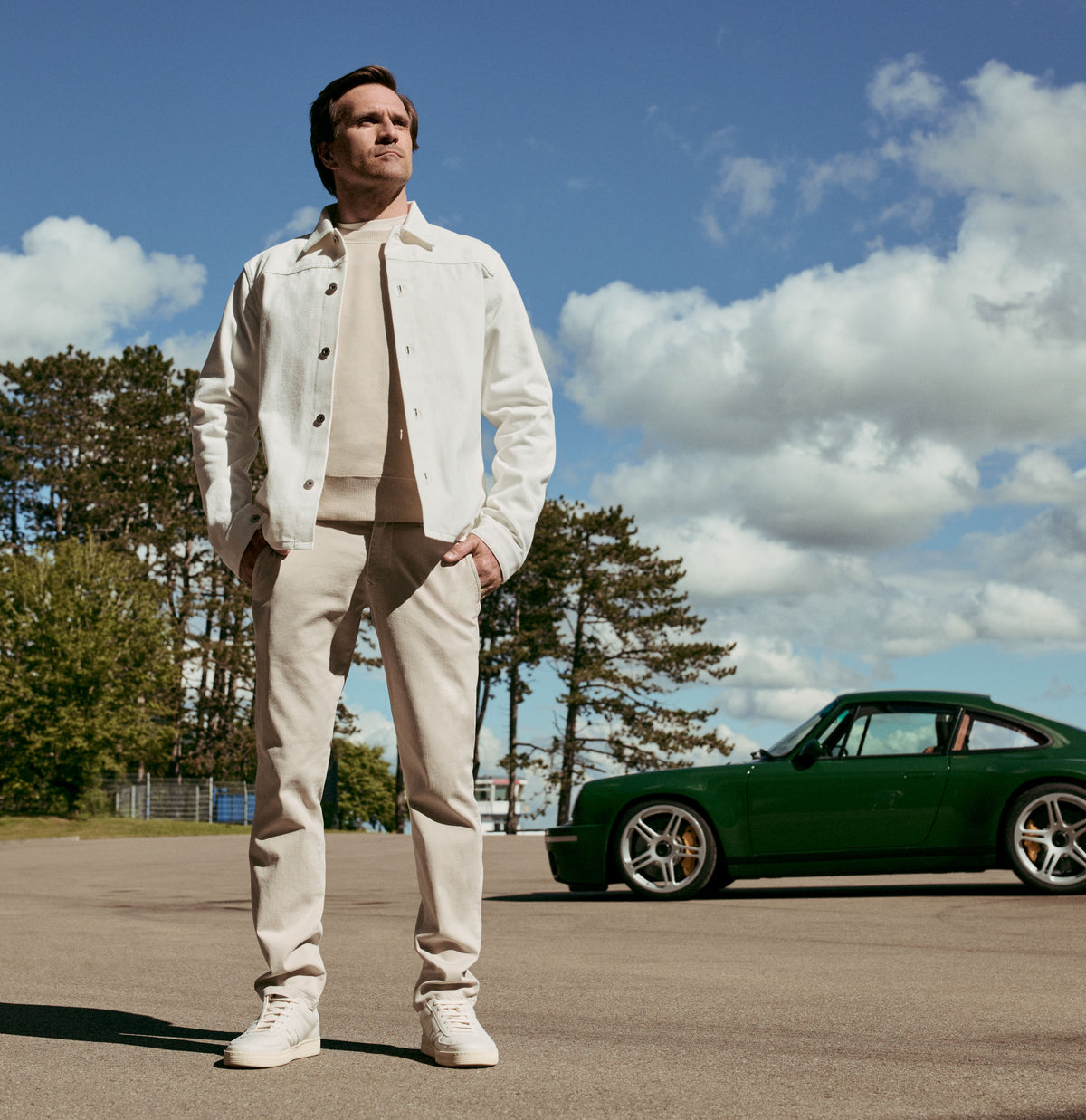 Ultimate driver pants in a chino design. | Driver Pants | kitt | Campaign image 3