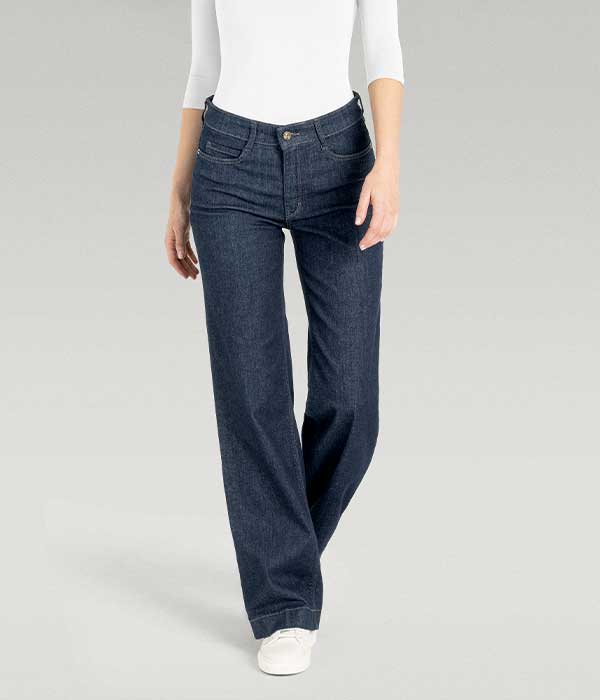 Dark blue wide-leg jeans with a high waist and straight, relaxed silhouette.