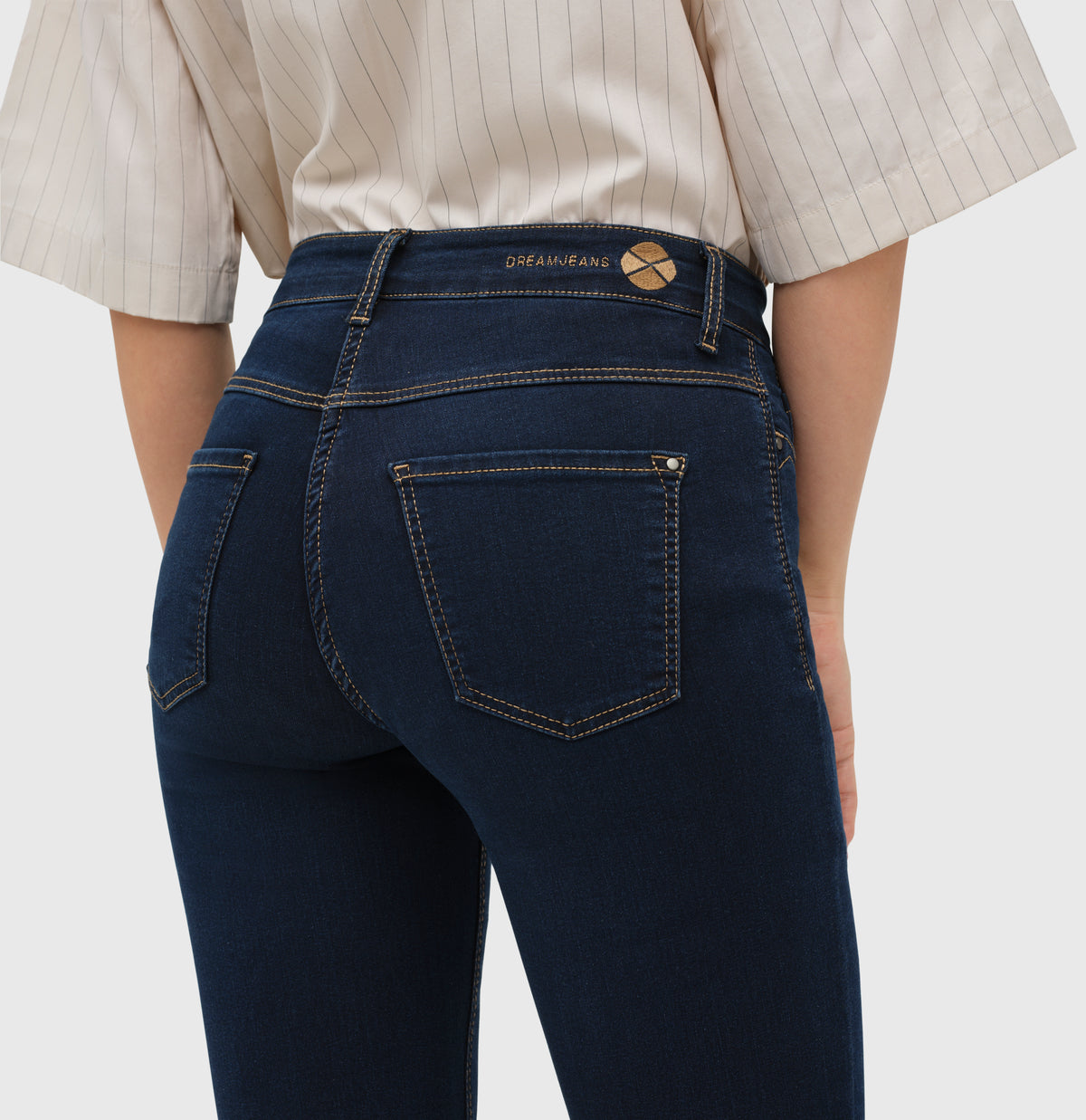 Straight fit jeans with innovative shaping effect. | DREAM | dark washed | Detailed view 2 of model