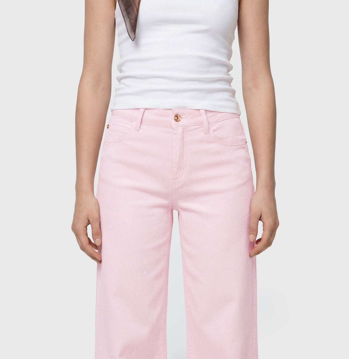 Wide shaping jeans in a lightweight material. | DREAM WIDE cropped | pink marshmallow PPT | Detailed view 3 of model