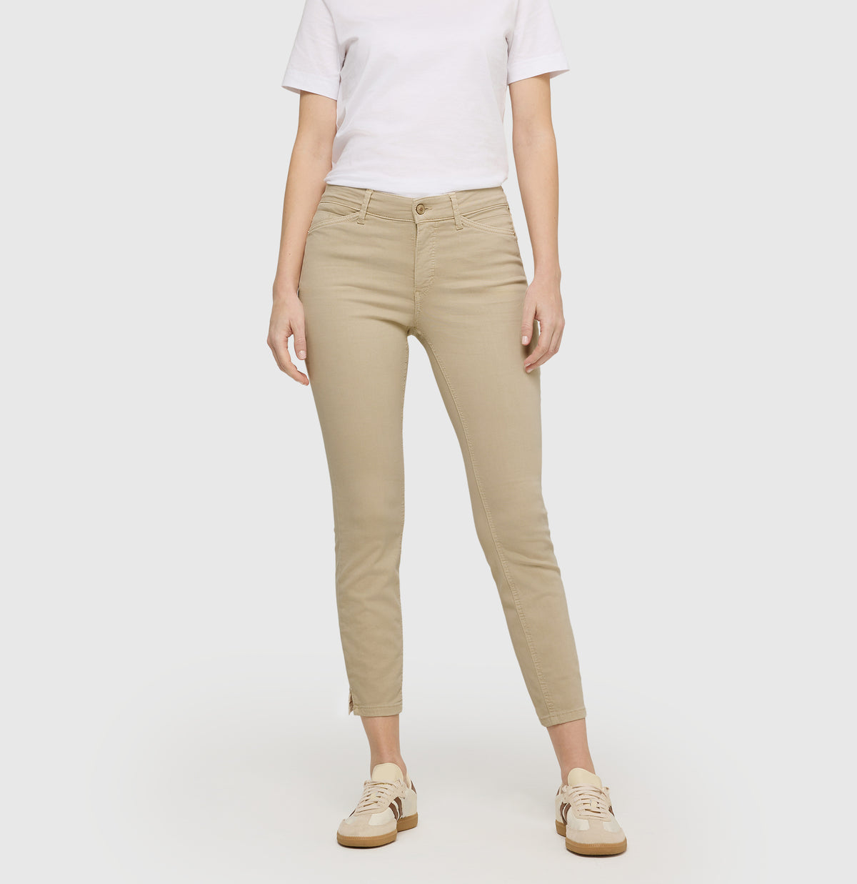 Slim jeans in a highly elastic material. | DREAM SUMMER | smoothly beige | Detailed view 3 of model
