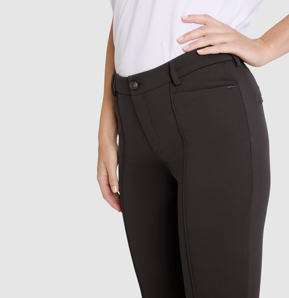 Flared jersey trousers with piping seams. | DREAM BOOT luxury | espresso | Detailed view 3 of model
