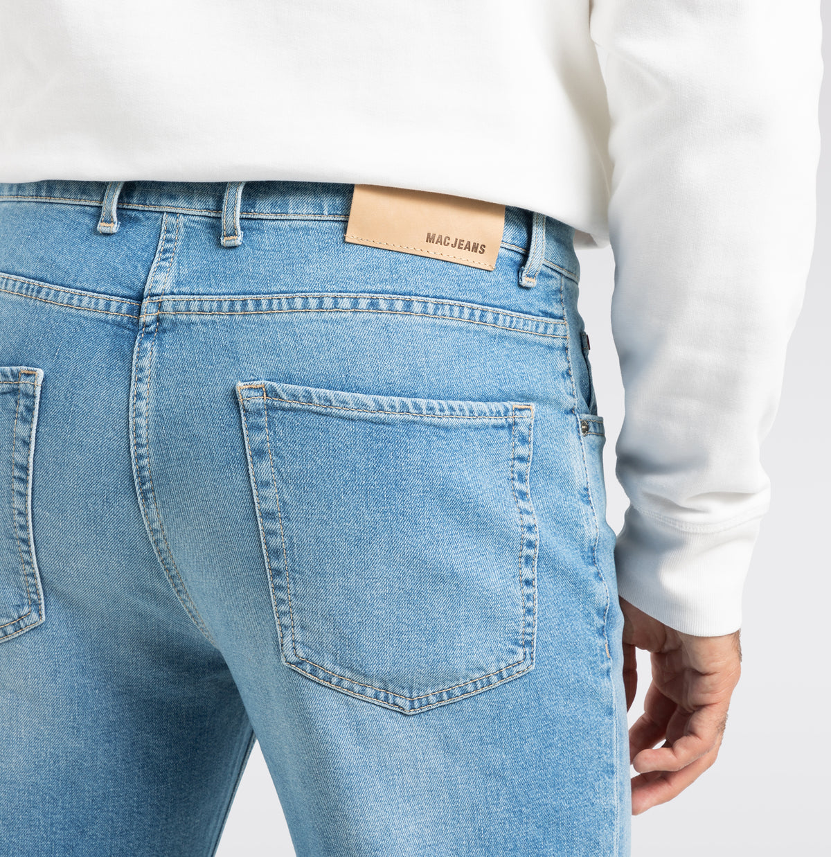 Comfort fit with an authentic vintage look. | Rick | authentic summer bleach | Detailed view 4 of model
