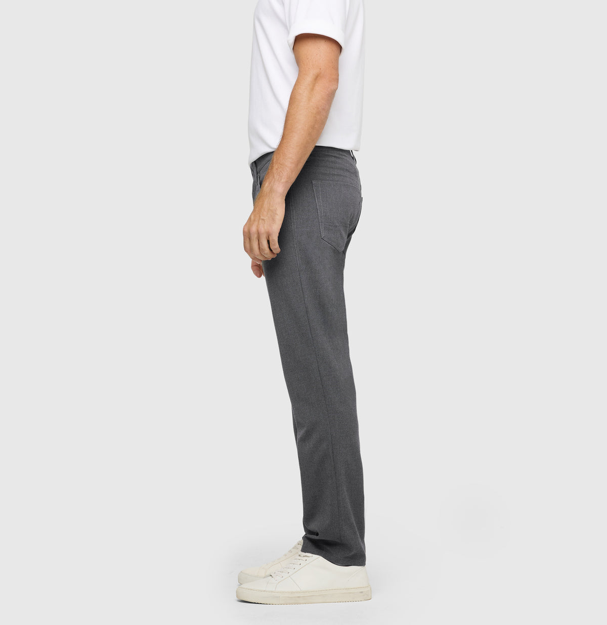 Travel trousers made of bi-stretch material, suitable for the office. | Arne Travel | dark shadow | Side view of model