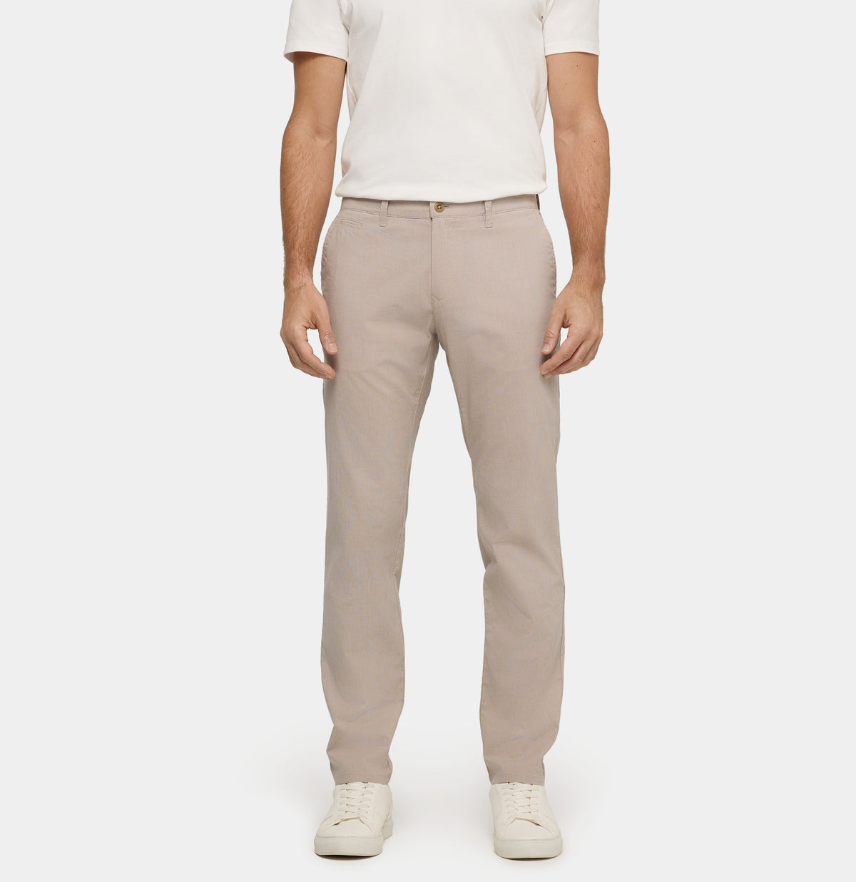 Summer trousers with micro texture. | Lennox | caffe latte | Front view of model