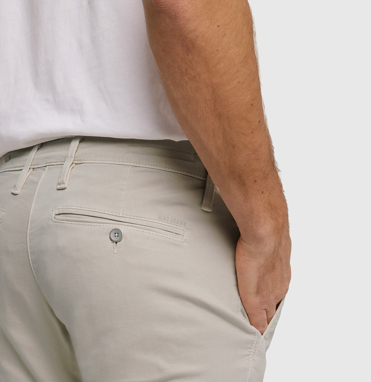 Ultimate driver pants in a chino design. | Driver Pants | kitt | Detailed view 2 of model