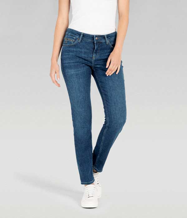 Women’s slim fit jeans in dark blue denim with a tight fit from waist to ankle and stretch comfort.